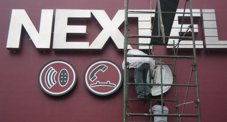 Mantenimiento de Anuncios Luminosos